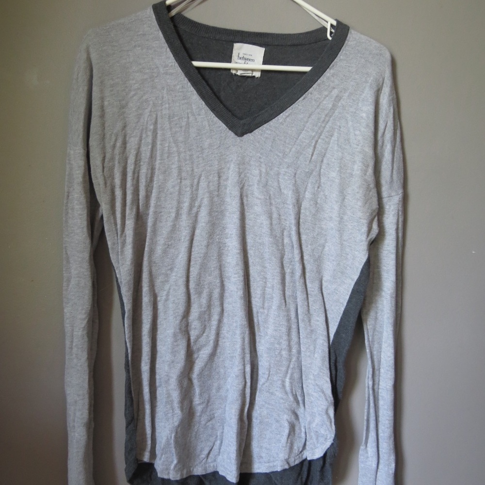 Light/dark grey sweater
